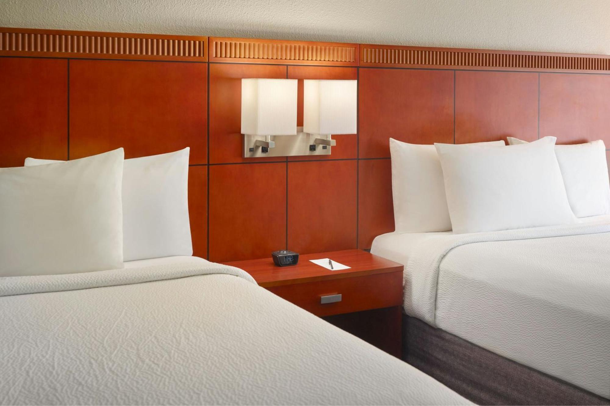 Courtyard By Marriott Atlanta Airport South/Sullivan Road College Park Dış mekan fotoğraf