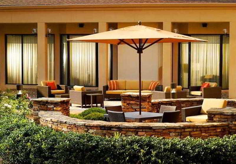 Courtyard By Marriott Atlanta Airport South/Sullivan Road College Park Dış mekan fotoğraf