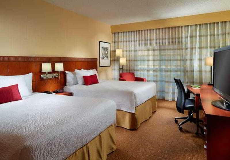 Courtyard By Marriott Atlanta Airport South/Sullivan Road College Park Dış mekan fotoğraf